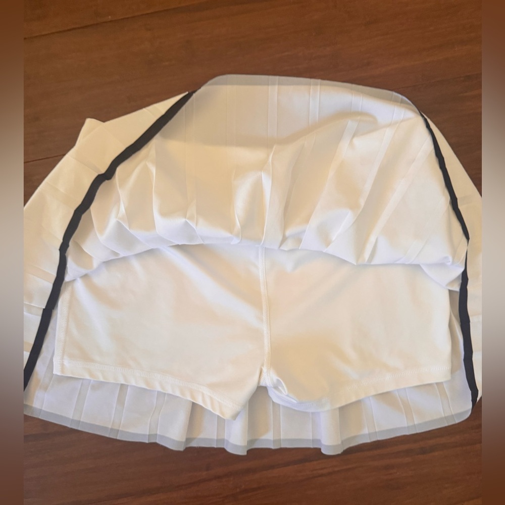 Nike Dri-Fit Victory Tennis white Skirt Size medium w/black Bella Hadid RARE - Picture 6 of 6